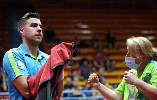 而是少了两 而是少了两